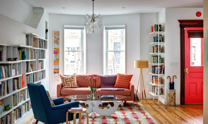 Perfect Living Room Design For Book Lovers | The American firm BFDO Architects made an amazing job when designing this beautiful living room space! #homeinteriors #interiordesign #livingroom