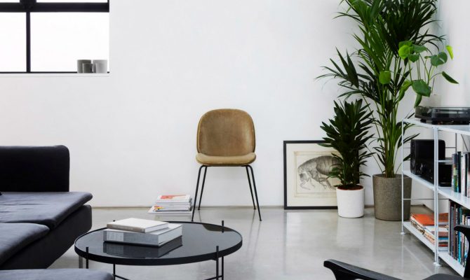 A London Warehouse is Transformed into a Light-Filled House | The founder of the East London architecture studio Paper House Project has been transformed into a warehouse in Hackney into a two-bedroom house. #interiordesign #homedecor #decoration #designinteriors #londondesign